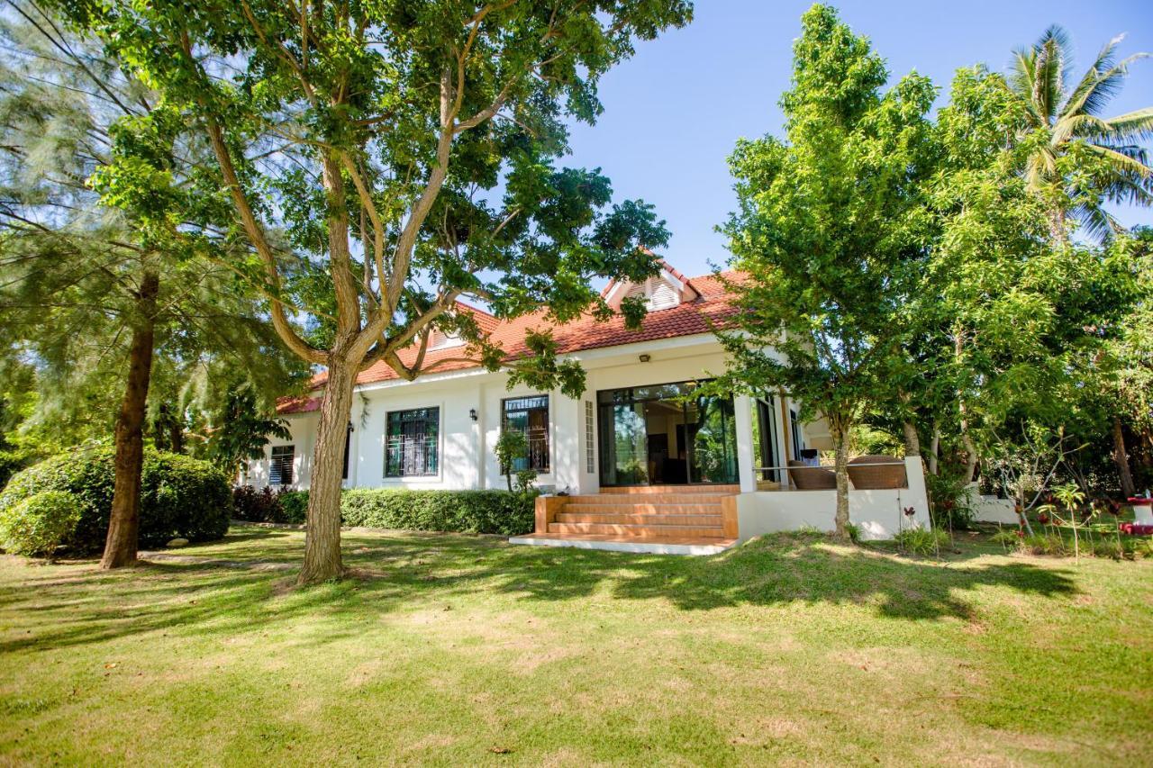 Villa Miracle Rawai Exteriör bild