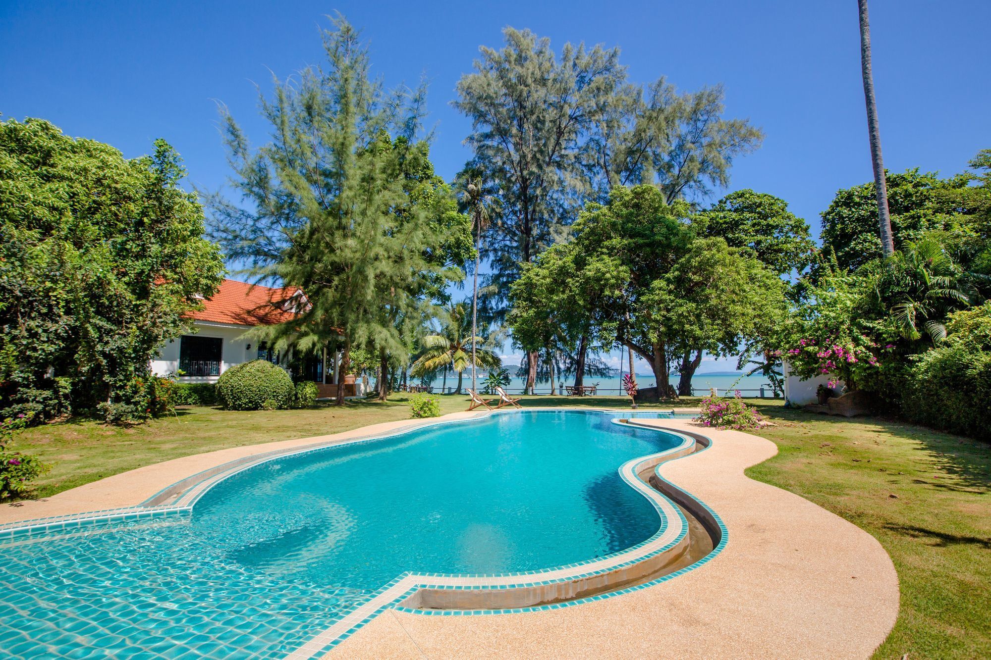 Villa Miracle Rawai Exteriör bild