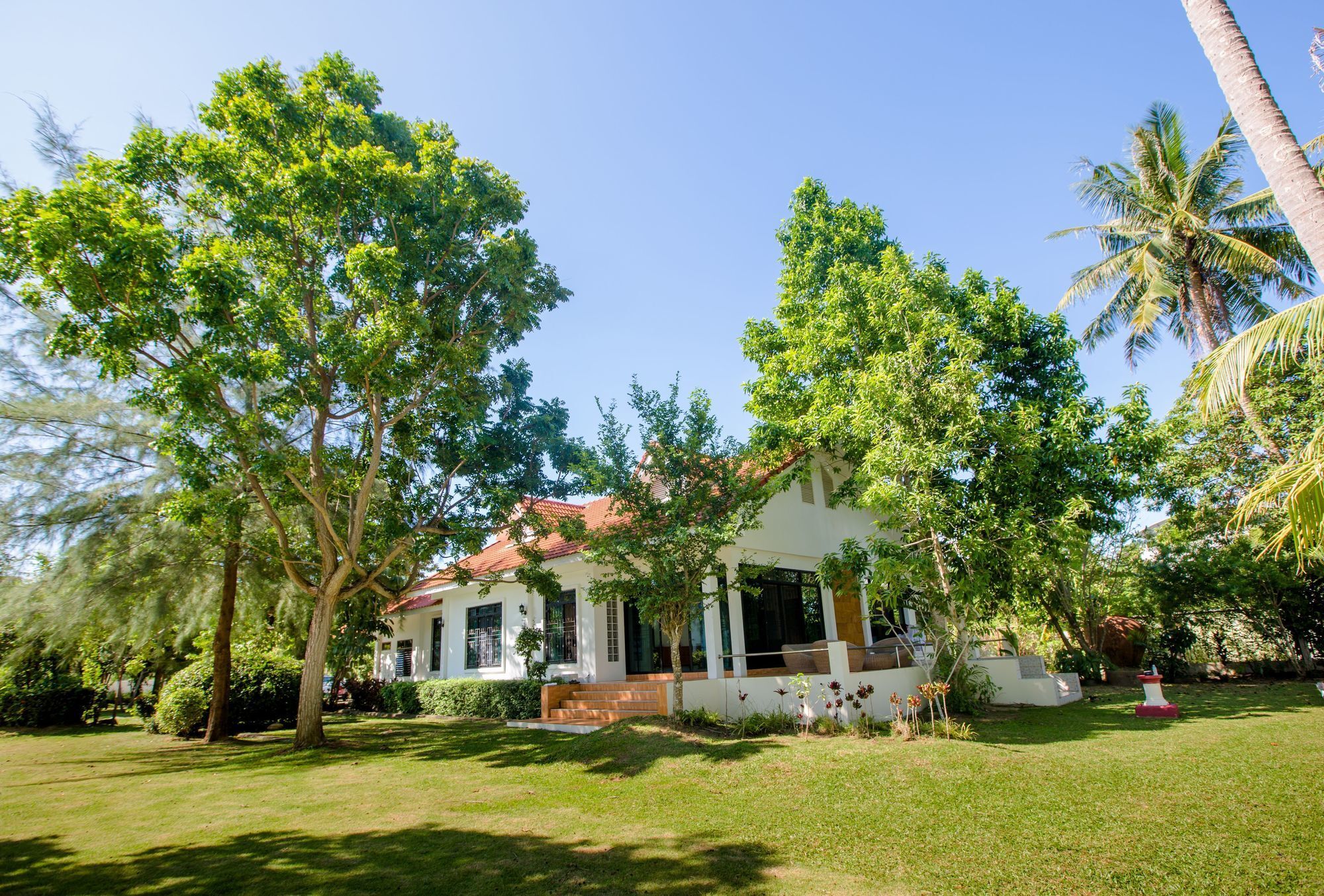 Villa Miracle Rawai Exteriör bild